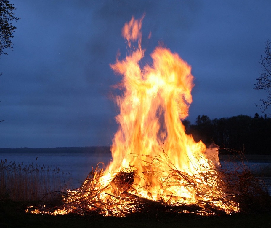 Sant Joan, la fiesta de los elementos